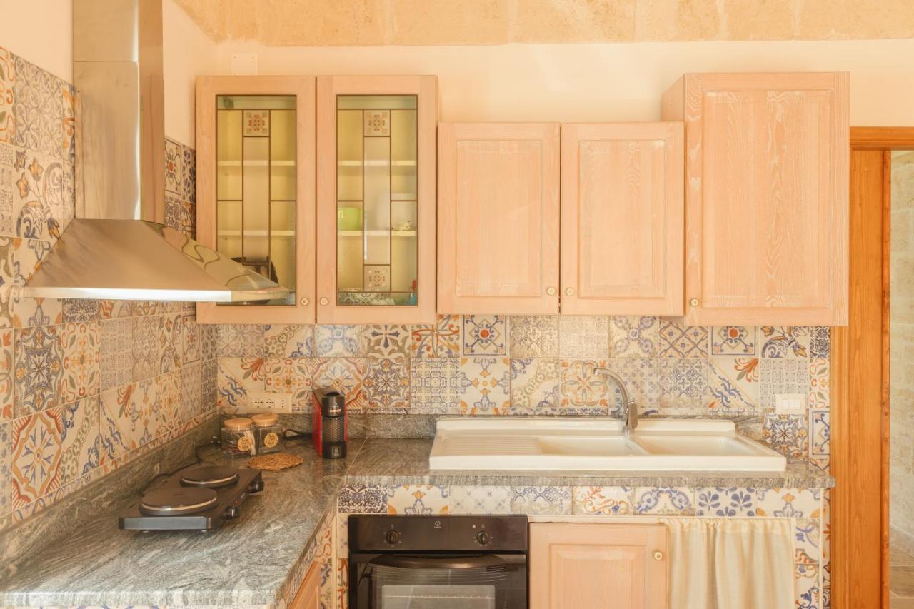 Апарт готель Casolare Lodedo Чельє-Мессапіка Екстер'єр фото